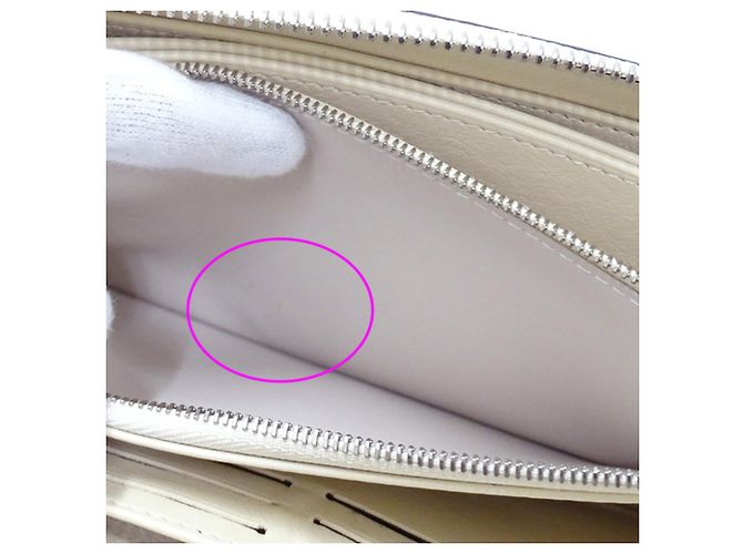 Portafoglio lungo Louis Vuitton in pelle Mahina crema Crudo - vista 11