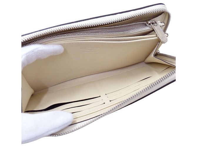 Portafoglio lungo Louis Vuitton in pelle Mahina crema Crudo - vista 7