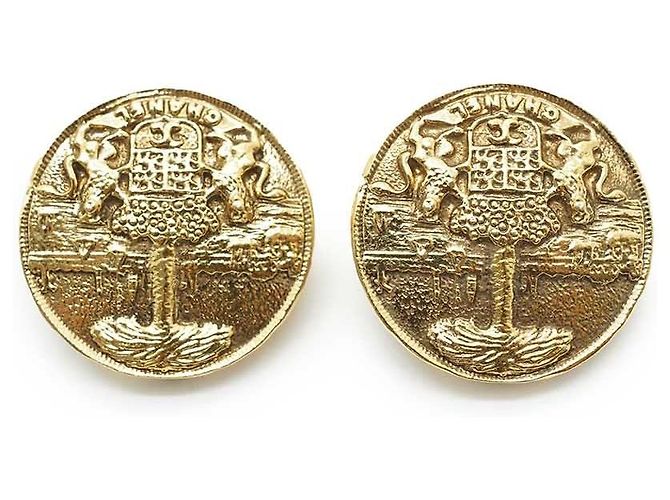 Chanel Brincos de pressão redondos Lion Crest Shield GP Dourado - vista 2