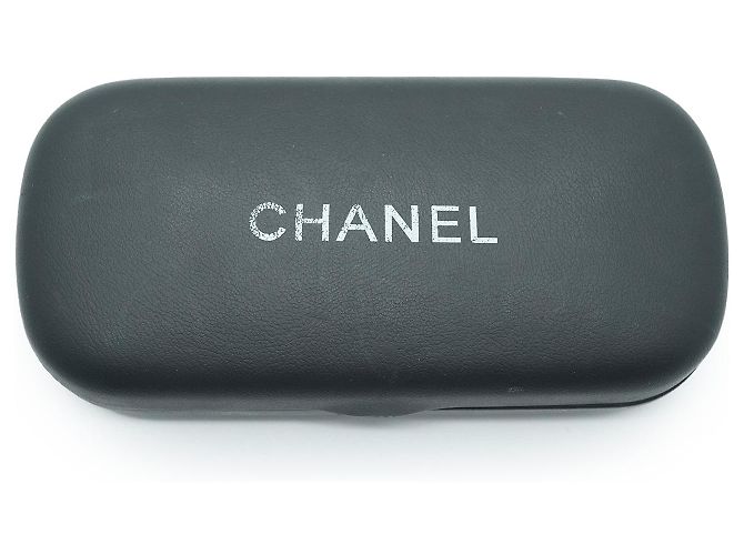 Chanel Occhiali da sole con montatura nera e logo CC Nero - vista 11
