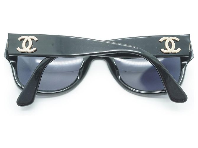 Chanel Occhiali da sole con montatura nera e logo CC Nero - vista 2