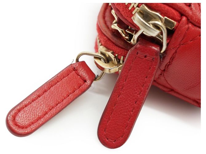 Chanel Portafoglio-borsa a tracolla CC in pelle di agnello con doppia zip Rosso - vista 11