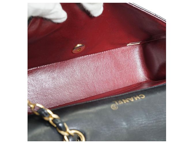 Chanel Vintage Diana 22 Schultertasche aus gestepptem Lammleder mit Kette Schwarz Bordeaux - Ansicht 14