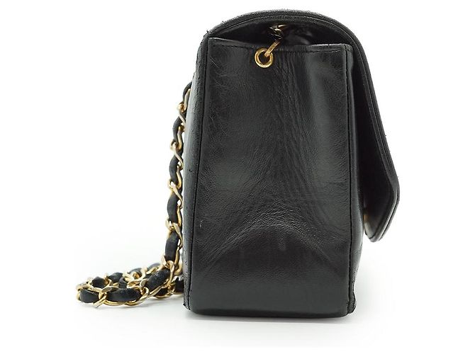 Chanel Vintage Diana 22 Schultertasche aus gestepptem Lammleder mit Kette Schwarz Bordeaux - Ansicht 4