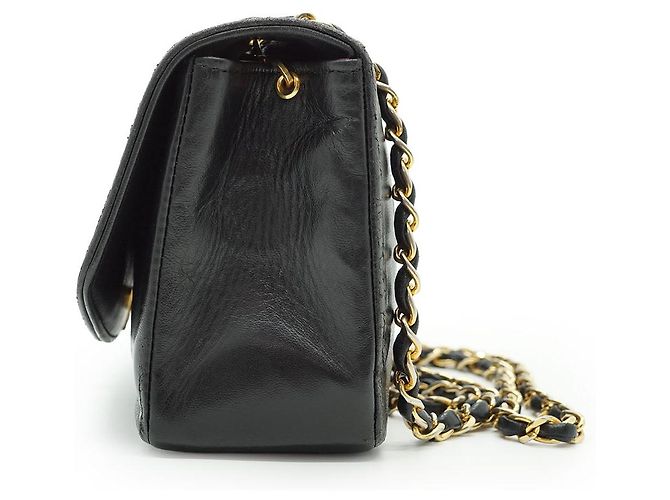 Chanel Vintage Diana 22 Schultertasche aus gestepptem Lammleder mit Kette Schwarz Bordeaux - Ansicht 5