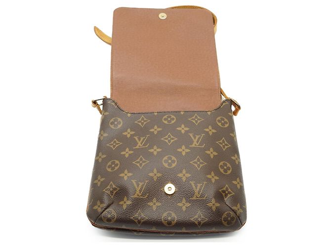 Louis Vuitton Monogram Musette Salsa Long Strap Castaño Mostaza - vista 12
