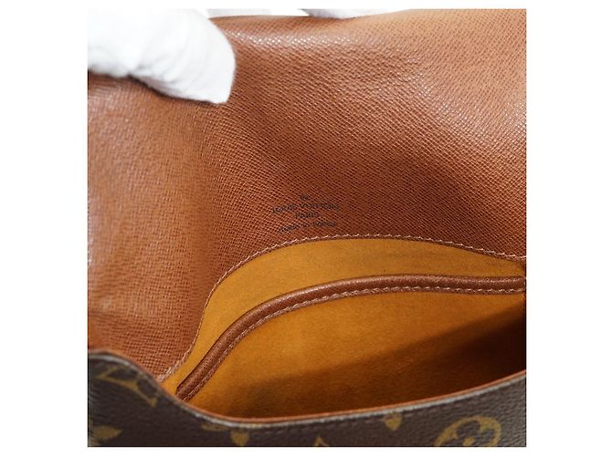 Louis Vuitton Monogram Musette Salsa Long Strap Castaño Mostaza - vista 14