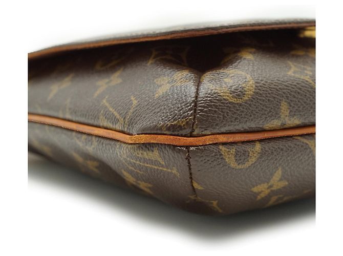 Louis Vuitton Monogram Musette Salsa Long Strap Castaño Mostaza - vista 7