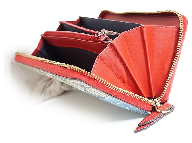 Gucci Portafoglio lungo con zip Blooms in canvas rivestito GG Supreme Rosso Blu Beige - vista 10