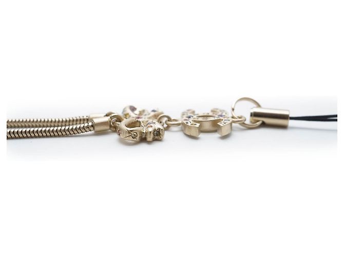 Chanel CC-Schleifen-Anhänger mit bunten Strasssteinen Golden - Ansicht 6