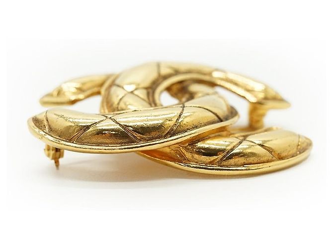 Chanel Broche CC Matelassé GP Dourado - vista 5