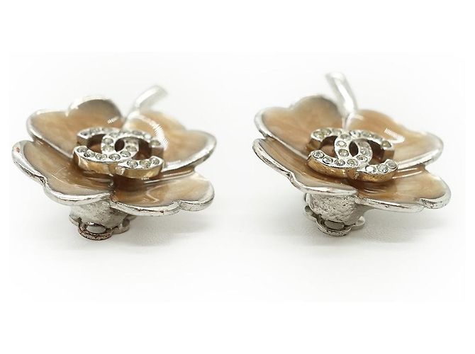 Chanel Brincos CC Trevo de Quatro Folhas com Strass Prata Bege - vista 5