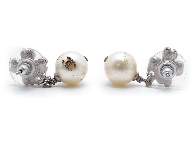Chanel Brincos de pérolas artificiais e strass de trevo de quatro folhas Prata Branco - vista 2