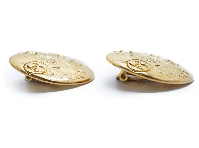 Chanel Boucles d'oreilles clips CC multiples embossées GP Doré - vue 4