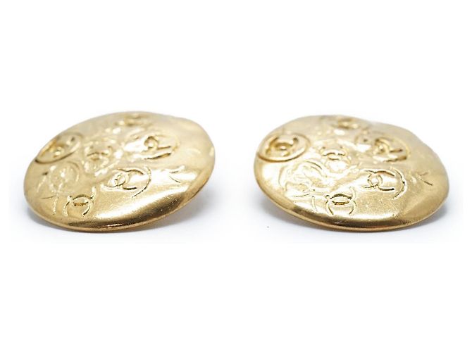 Chanel Boucles d'oreilles clips CC multiples embossées GP Doré - vue 5