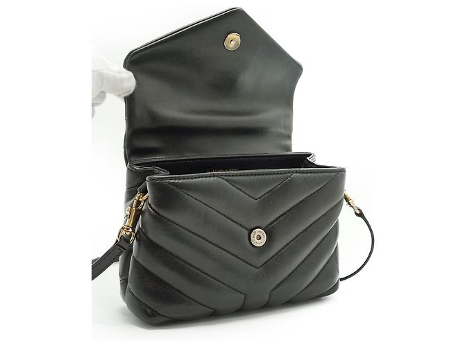 Yves Saint Laurent Bolsa de Ombro Acolchoada Toy Loulou Preto - vista 11