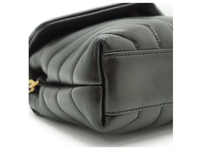 Yves Saint Laurent Bolsa de Ombro Acolchoada Toy Loulou Preto - vista 7