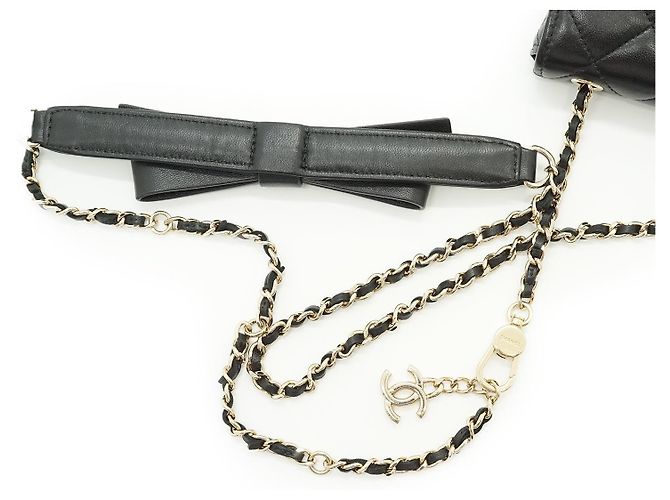 Chanel Mini Bolsa de Ombro Conversível em Pele de Cordeiro Matelassê com Fita e Corrente Preto - vista 11