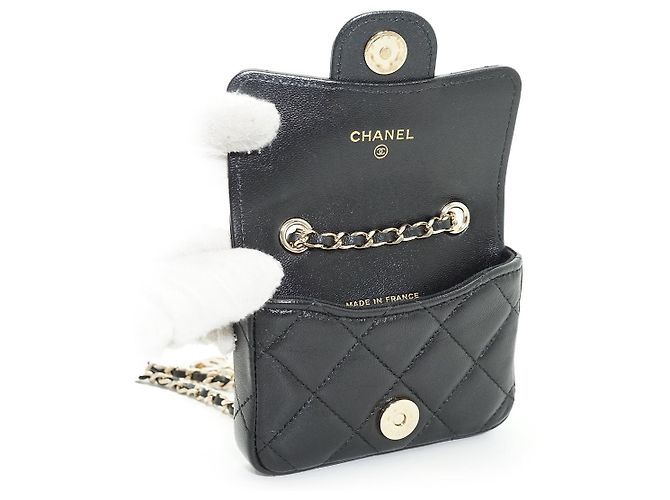 Chanel Mini Bolsa de Ombro Conversível em Pele de Cordeiro Matelassê com Fita e Corrente Preto - vista 12