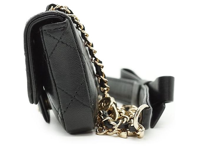 Chanel Mini Bolsa de Ombro Conversível em Pele de Cordeiro Matelassê com Fita e Corrente Preto - vista 4
