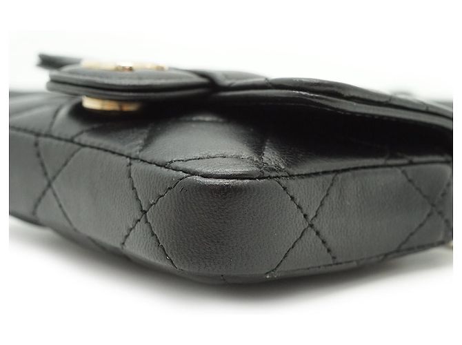 Chanel Mini Bolsa de Ombro Conversível em Pele de Cordeiro Matelassê com Fita e Corrente Preto - vista 8