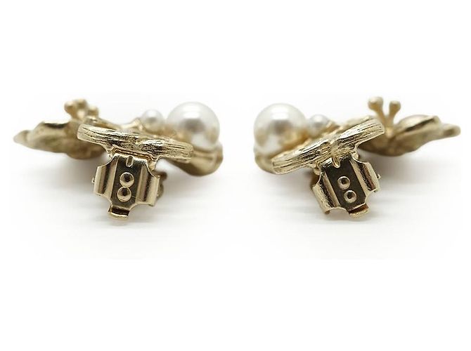 Chanel Orecchini a clip CC Camellia Flower in perle sintetiche GP Bianco D'oro - vista 3