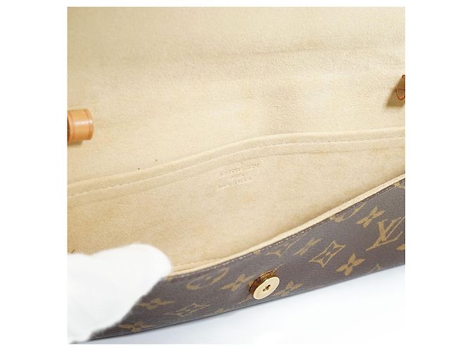 Louis Vuitton Monogram Twin Pochette GM Marrone Beige - vista 10
