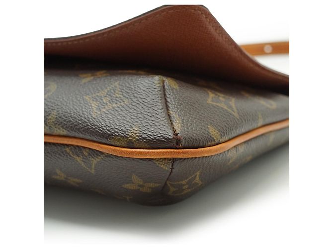 Louis Vuitton Monogram Musette Tango Marrone Senape - vista 6