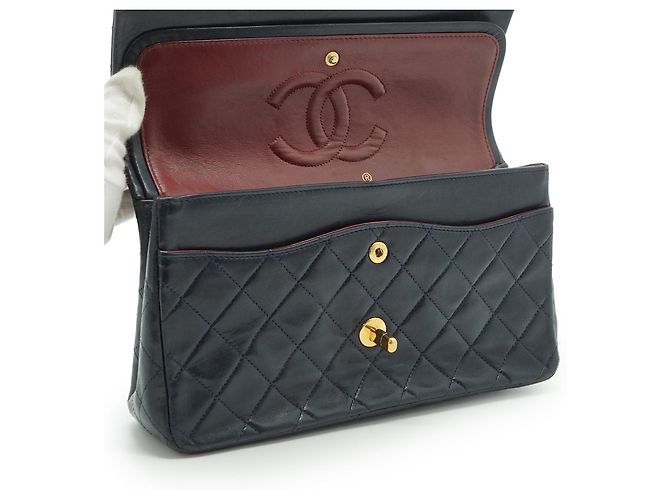 Chanel Bolsa de Ombro com Corrente Double Flap Matelassé 25 em pele de cordeiro Preto Bordeaux Azul marinho - vista 12