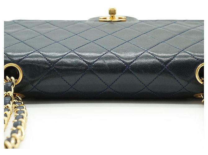 Chanel Bolsa de Ombro com Corrente Double Flap Matelassé 25 em pele de cordeiro Preto Bordeaux Azul marinho - vista 9