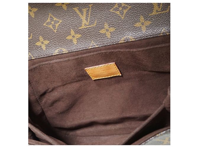 Louis Vuitton Monogram Pochette Metis MM Castaño - vista 11