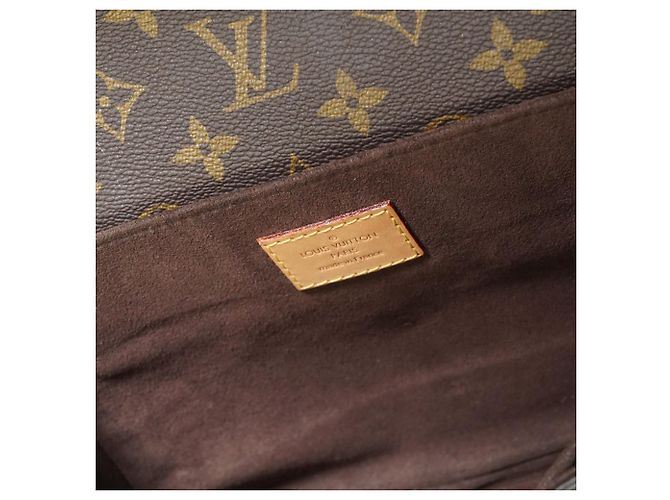 Louis Vuitton Monogram Pochette Metis MM Castaño - vista 11