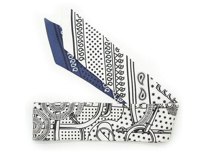 Hermès Eperon d'Or Silk Twilly 86 Noir Blanc Bleu Marine - vue 2