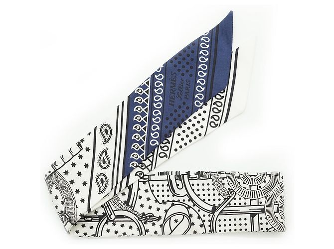 Hermès Eperon d'Or Silk Twilly 86 Noir Blanc Bleu Marine - vue 3