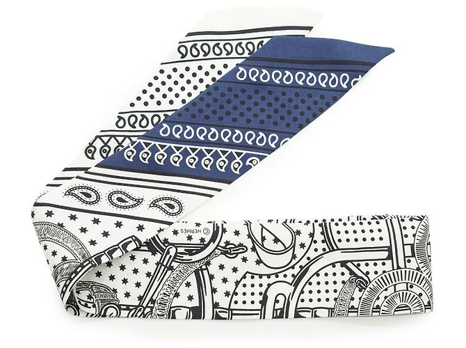 Hermès Eperon d'Or Silk Twilly 86 Noir Blanc Bleu Marine - vue 5