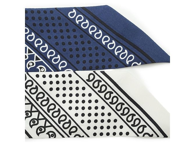 Hermès Eperon d'Or Silk Twilly 86 Noir Blanc Bleu Marine - vue 8