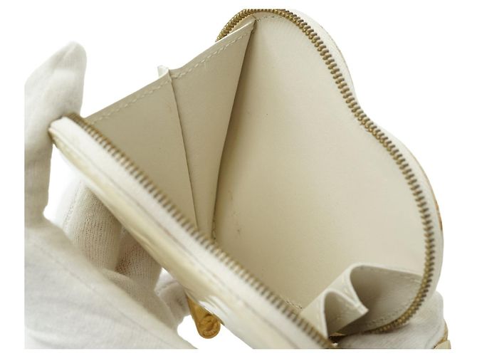 Louis Vuitton Monogram Vernis Porte Monnaie Coeur Branco Dourado - vista 10