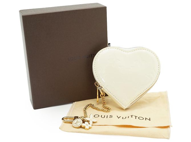 Louis Vuitton Monogram Vernis Porte Monnaie Coeur Branco Dourado - vista 13