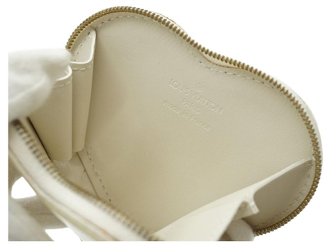 Louis Vuitton Monogram Vernis Porte Monnaie Coeur Branco Dourado - vista 9