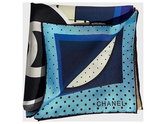 Foulard Chanel in seta blu a pois con logo CC - vista 3