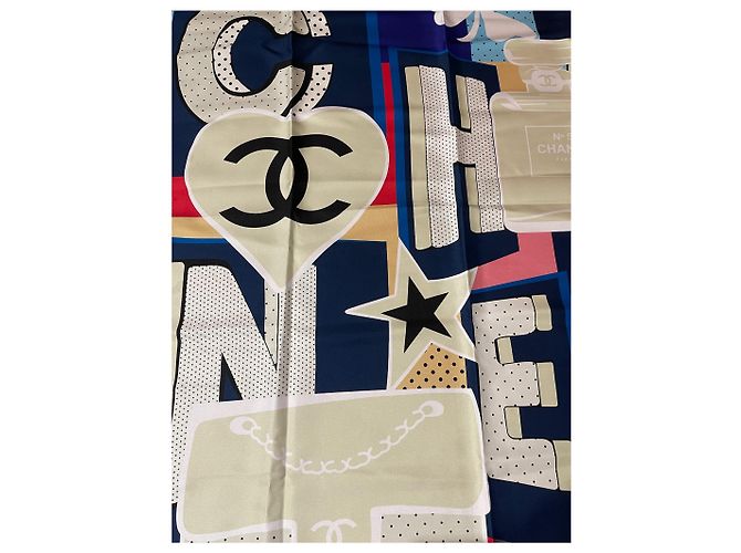 Foulard Chanel in seta blu a pois con logo CC - vista 7