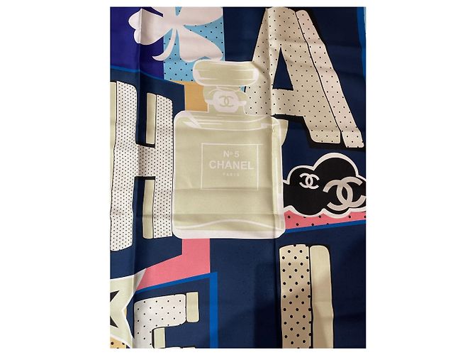 Foulard Chanel in seta blu a pois con logo CC - vista 8