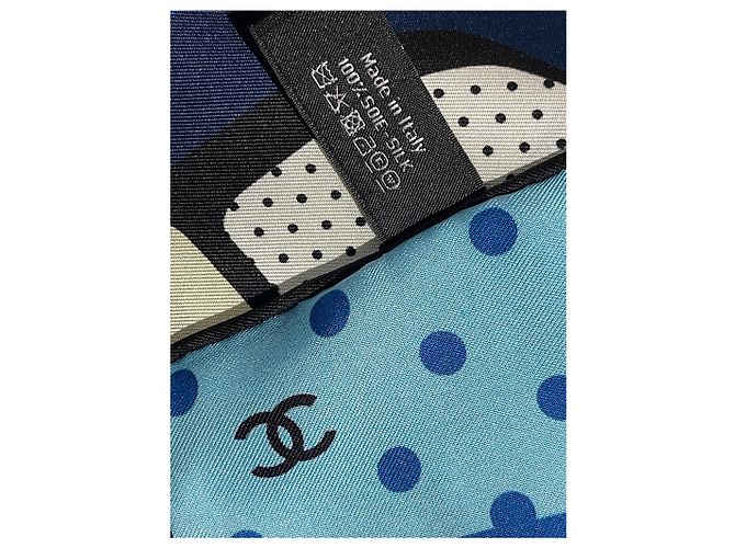 Foulard Chanel in seta blu a pois con logo CC - vista 9