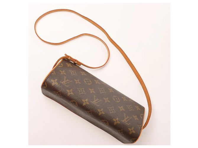 Slender Louis Vuitton Pochette Twin GM Monogram Canvas Crossbody Bag in Brown M51852 Beige - vista 6