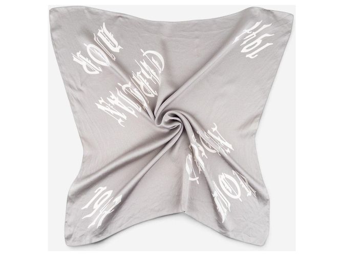 Dior by Galliano SS02 Chiffon Halstuch mit ‘Gothic’ Logo Grau - Ansicht 3