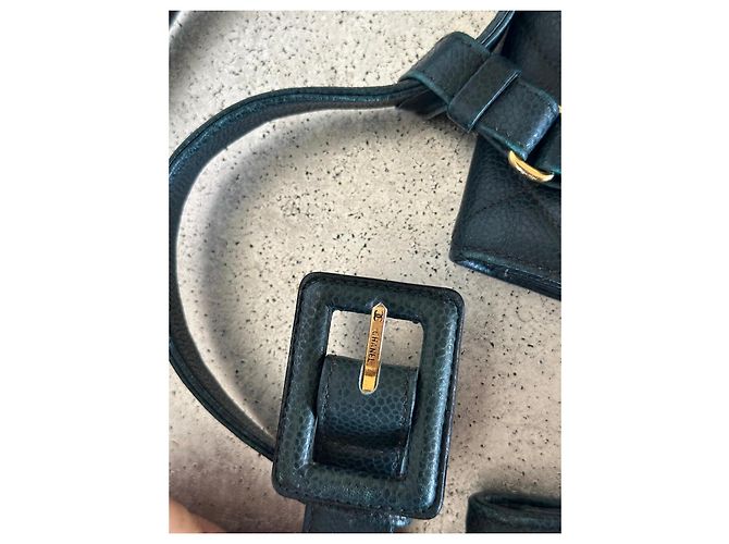 Chanel Cinturón Bolso Acolchado en Cuero Granulado Verde Verde oscuro - vista 6