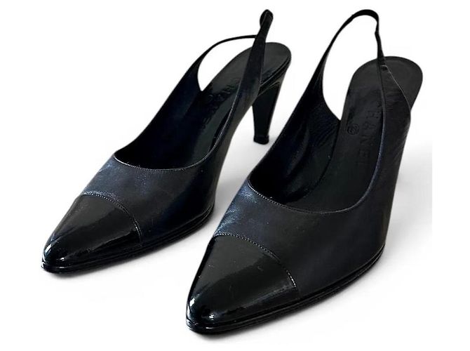 Chanel Slingback-Pumps aus schwarzem Leder und Lackleder - Ansicht 4