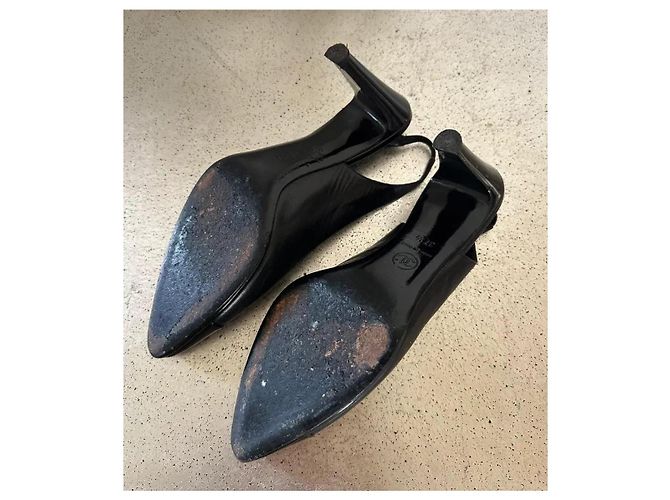 Chanel Slingback-Pumps aus schwarzem Leder und Lackleder - Ansicht 5