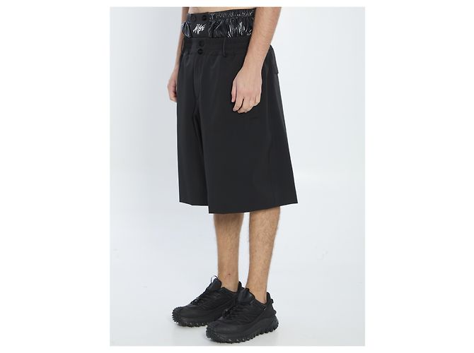 Moncler AWGE Bermuda-Shorts aus schwarzem Nylon - Ansicht 2