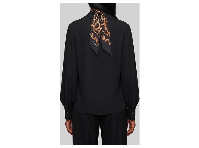 Sutton New York Blusa em double georgette preta - vista 3